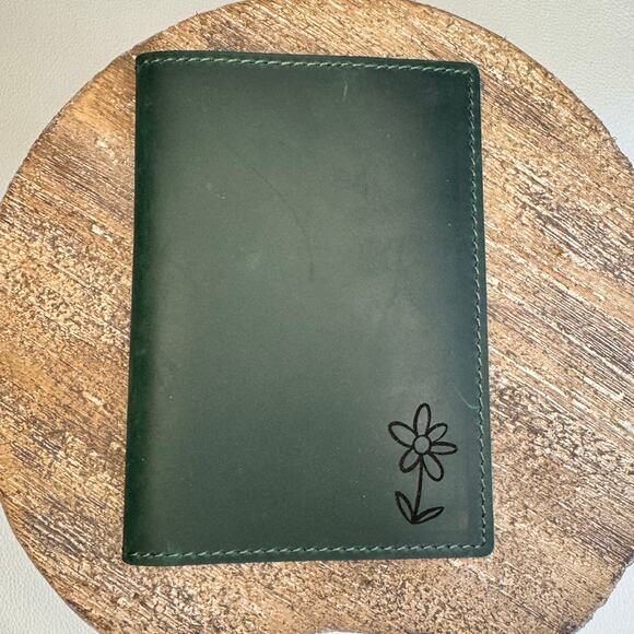 Genuine Leather Passport Holder DARK GREEN Passport Wallet NEW FAST SHIP - Picture 2 of 8